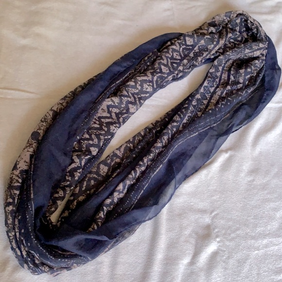 Infinity Scarf - Picture 3 of 4